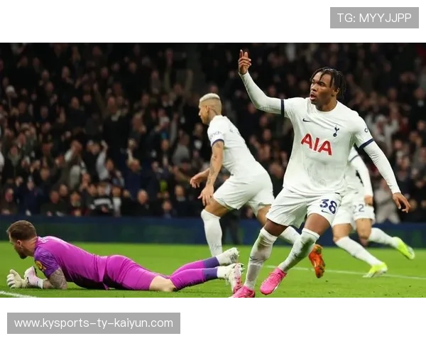 热刺门前补射完成绝杀瞬间成为赛后头条：一记小小补射引爆的情感风暴